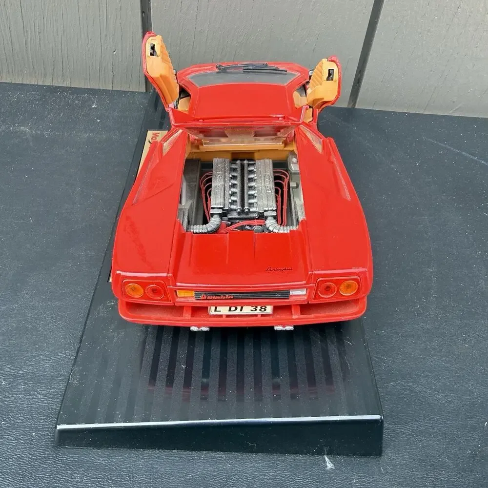 MAISTO Lamborghini Diablo 1990 1:18 Scale Die cast Red